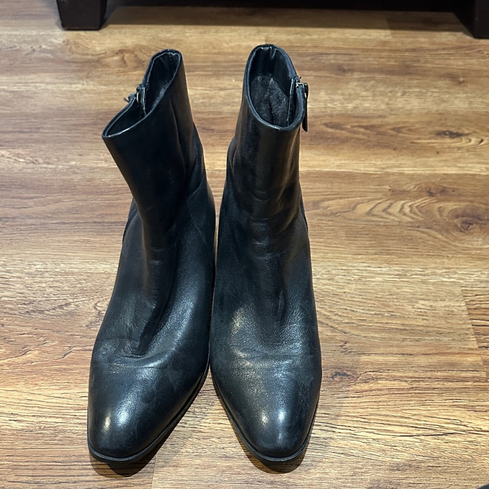 Seychelles Black Leather Ankle Booties